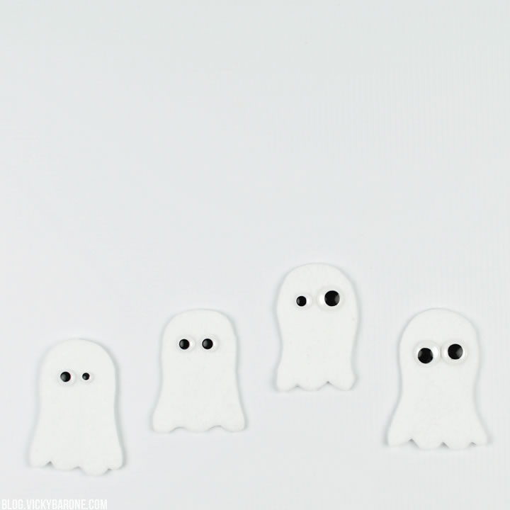 DIY Finger Puppet Ghosts | Vicky Barone