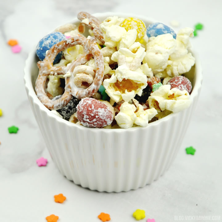 Easter Snack Mix | Vicky Barone